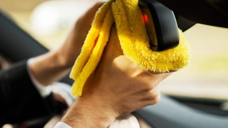 4 sfaturi pentru menținerea curățeniei auto