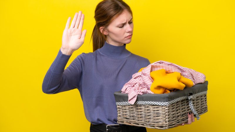 Cum să îți refaci garderoba fără a contribui la poluare