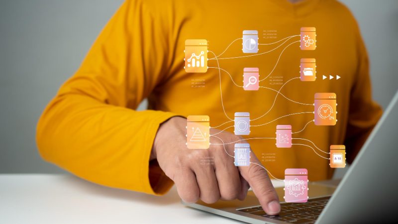 Ce este “data fabric” și cum ajută la organizarea fluxurilor digitale