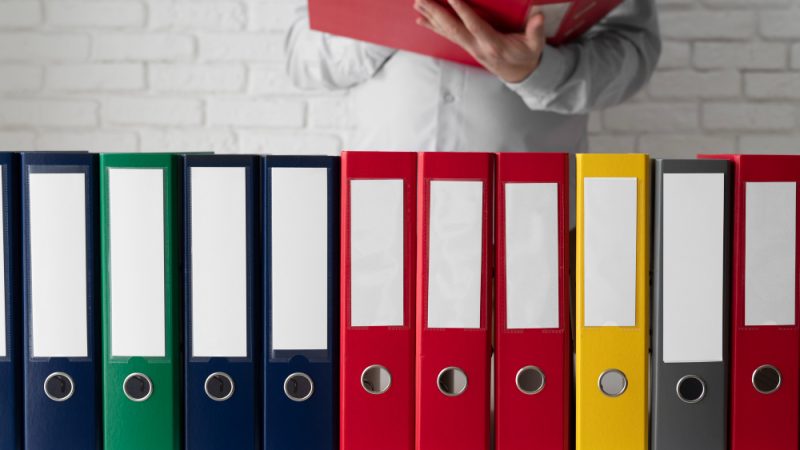 Organizarea actelor și facturilor: sistem simplu de dosare