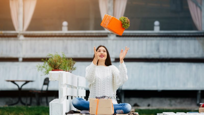 Cum îți construiești o rutină de îngrijire când ești mereu pe fugă